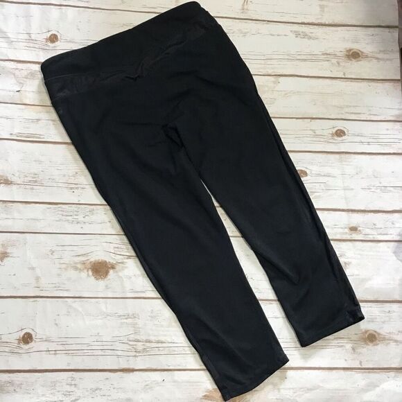 Fabletics Black Work Out Leggings Size Small active wear - Picture 1 of 8